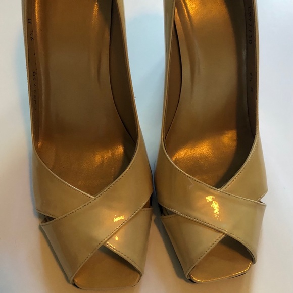 [Stuart Weitzman] Patent Nude Open Toe Pumps - Picture 5 of 6